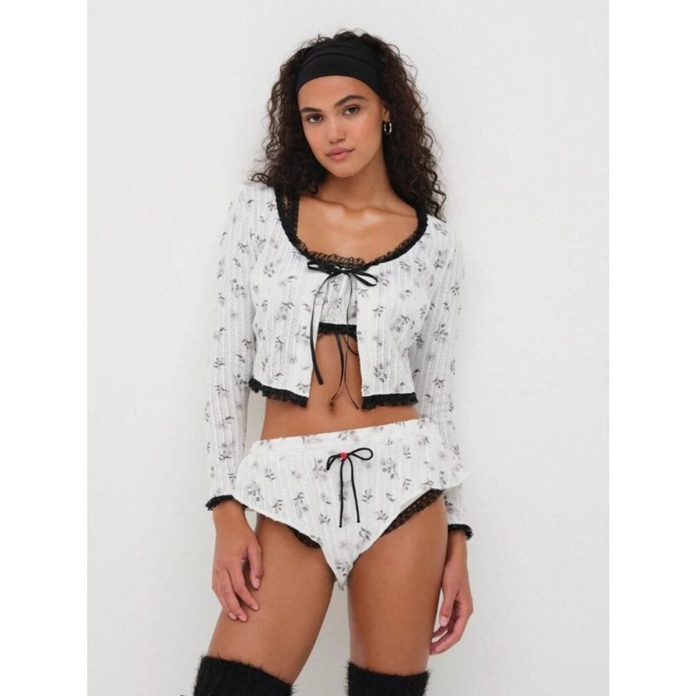 For-love-lemons Women's White and Black Pajamas